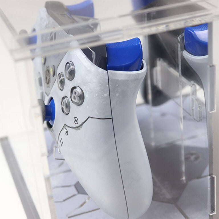 Gears 5 Xbox One Dual Case & Controller Stand