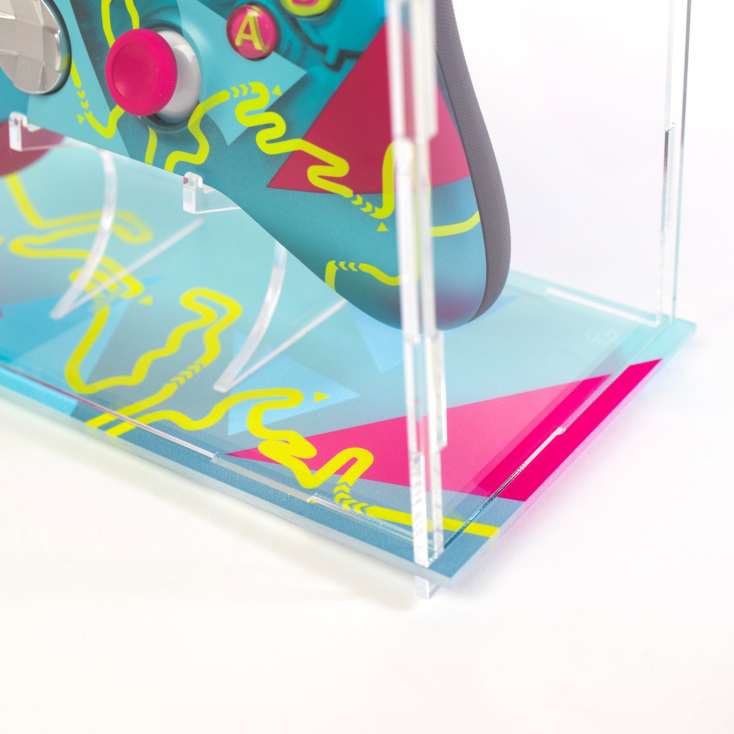 Forza 6 Xbox Dual Case & Controller Stand