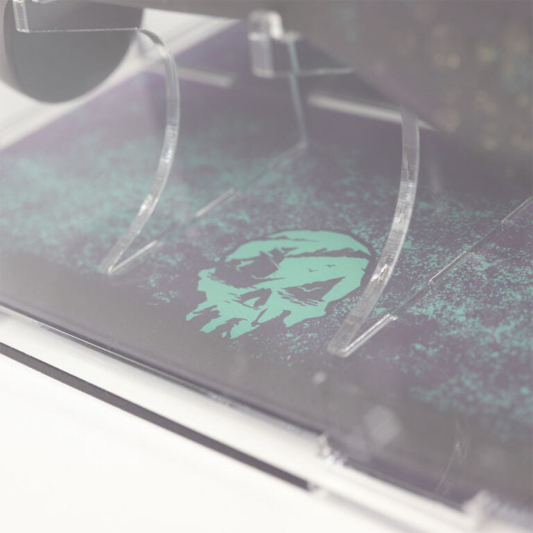 Sea of Thieves Xbox One Dual Case & Controller Stand