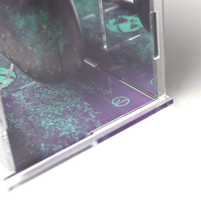 Sea of Thieves Xbox One Dual Case & Controller Stand