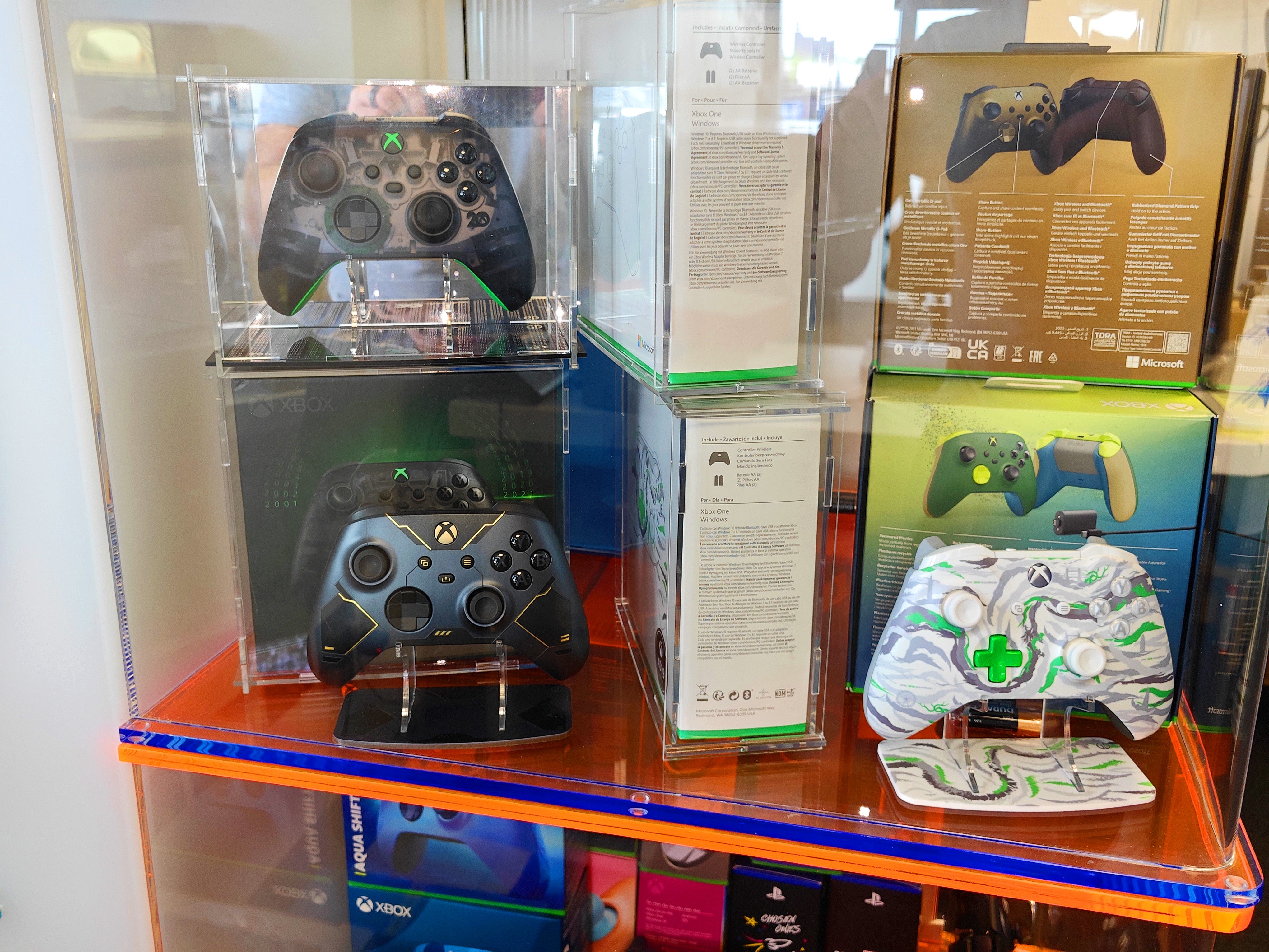 ゲーム XBOX PCHead Case Designs Officially Licensed Assassin's Creed Hetepi Origins Chara＿並行輸入品 Microsoft switches Xbox⁄PC game case design again